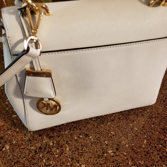 Micheal Kores purse - Picture 2 of 3